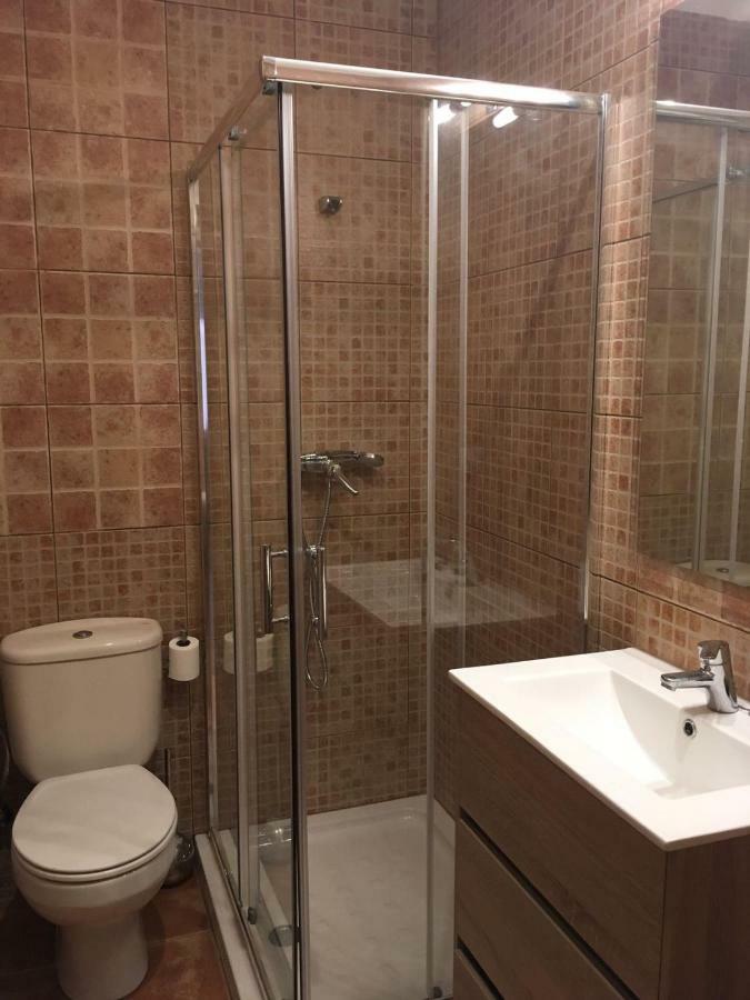 Family Room with Private Bathroom,862006808:JPEG